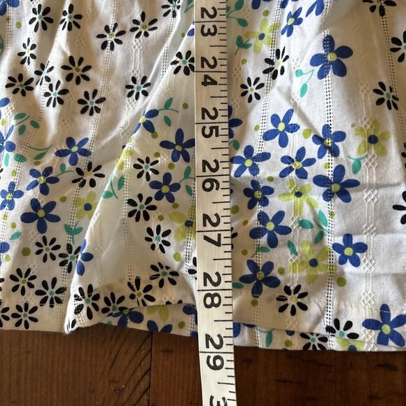 Sketchers Medical Scrubs White & Blue Floral Blouse Size Small NWT - Picture 9 of 9